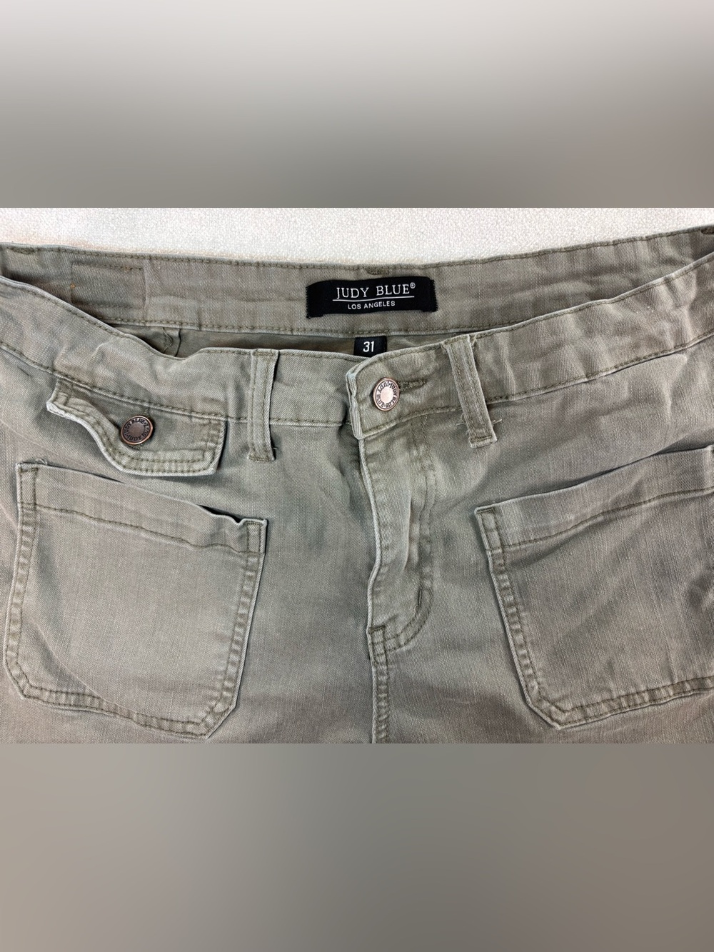 Judy Blue Olive Green Frayed Hem Stretch Shorts Womens Size 31 Mid Rise - Picture 7 of 7